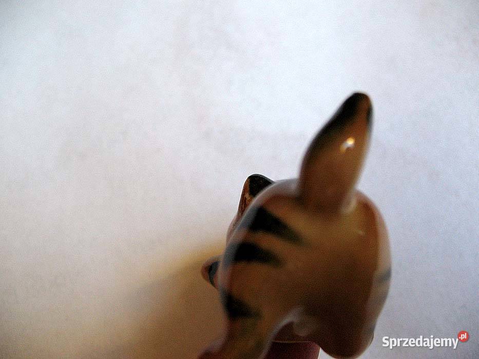 Kot mały uroczy kotek pręgowany Figurka