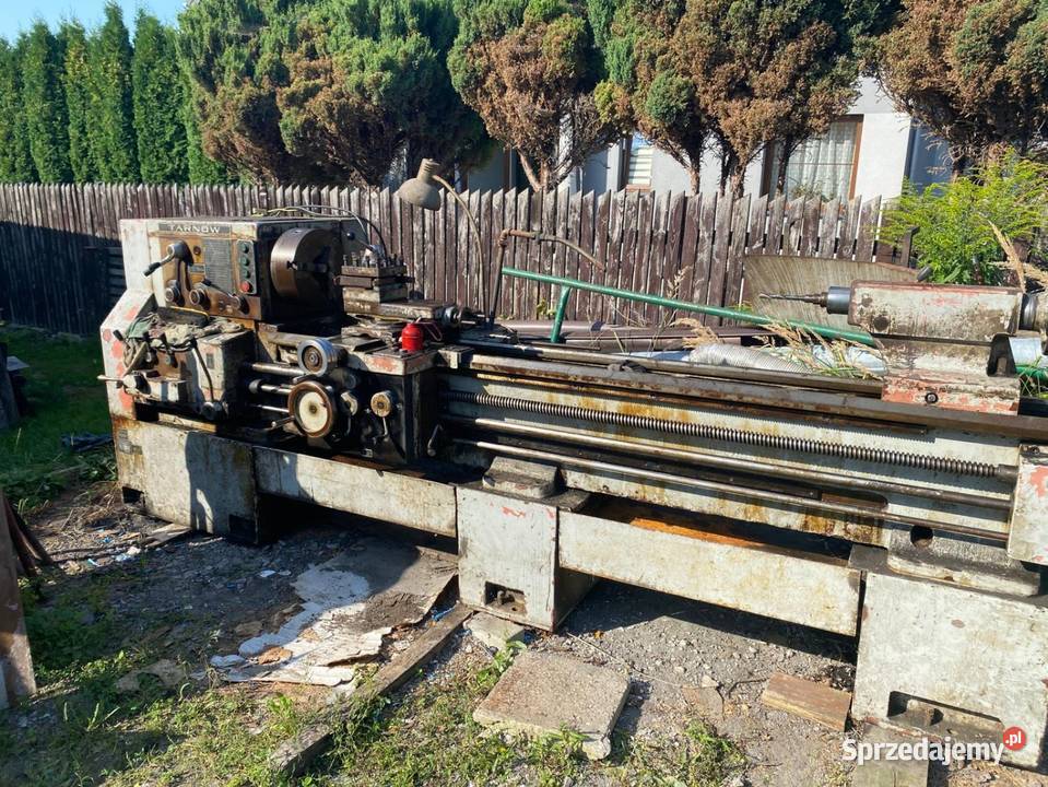 Tokarka uniwersalna TUJ 50 X 2000 Zakłady