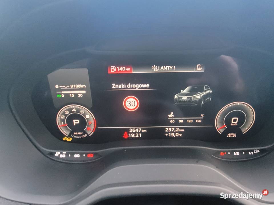 Audi Q2 35tfsi 2650 przebiegu matrix kamera Navi Zarejestrowany w Polsce Żory sprzedam
