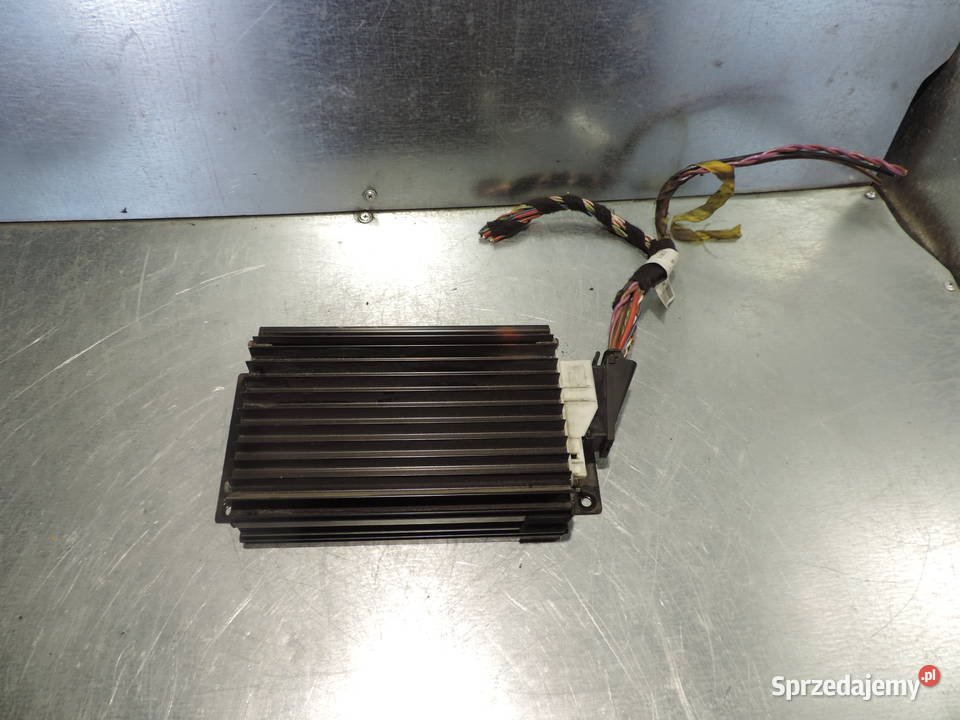 WZMACNIACZ BOSE MERCEDES C W203 2038201689 Sprzęt audio fabryczny