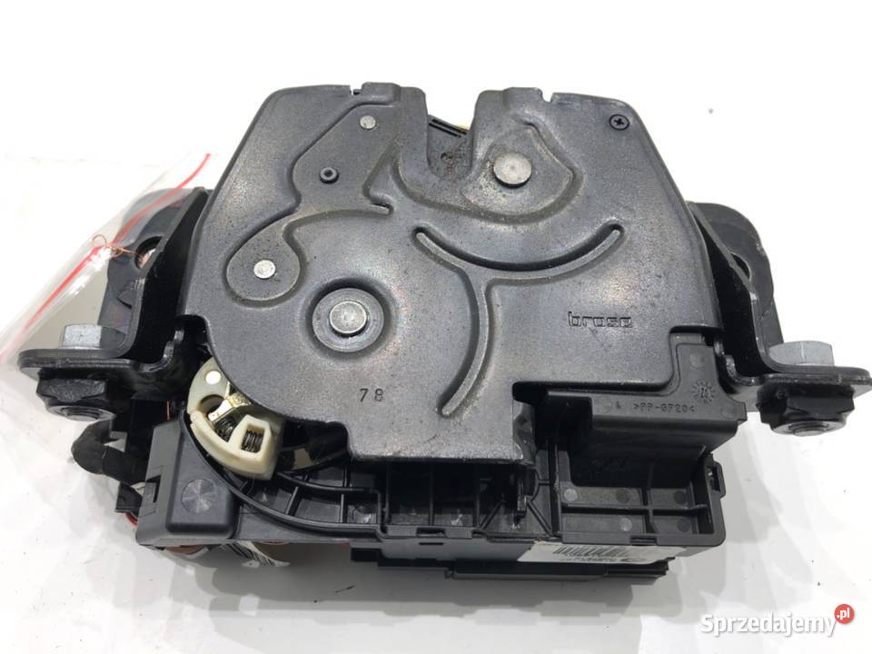 ZAMEK KLAPY TYŁ BMW F16 SUV 912935 1419