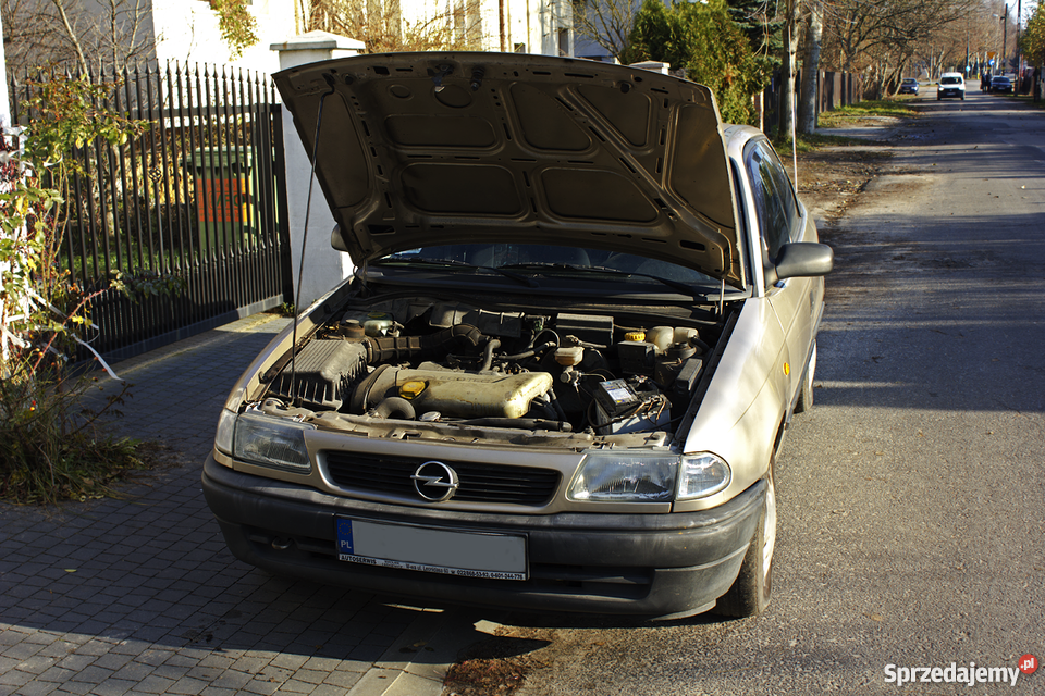 Opel Astra 14 16V 90 Ecotec prywatna Sedan / Limuzyna Warszawa