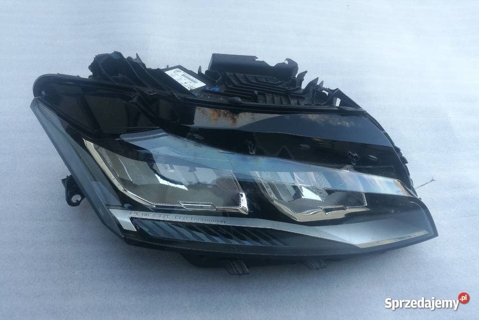 Peugeot 308 T10 Full Led reflektor lampa prawy Przeźmierowo sprzedam