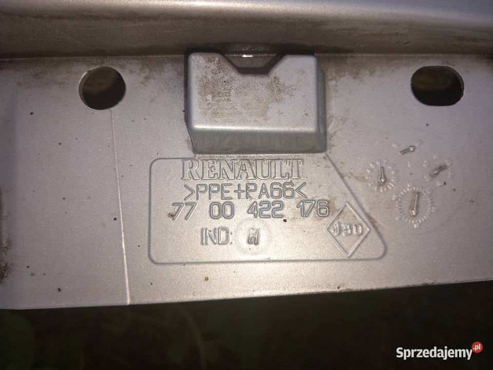 Błotniki prawy lewy do Renault Megane Scenic 19 osobowe sprzedam