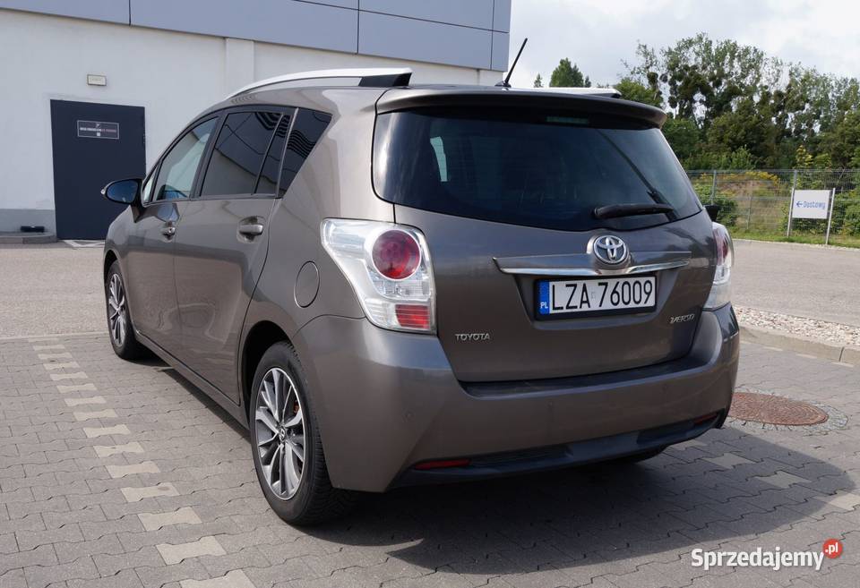 Toyota Verso 18 automat 7 siedzeń salon Polska Verso pomorskie