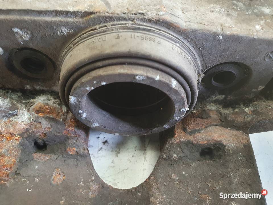 Volvo V40 II PRZEDNI ZACISK HAMULCOWY prawy lubelskie