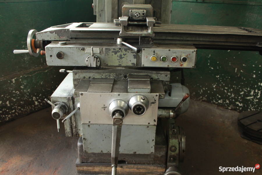 Frezarka uniwersalna FU 251 Trojanów