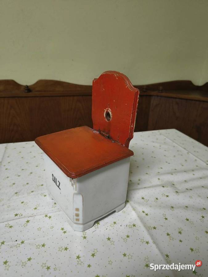 Stary pojemnik na sól Chorzew