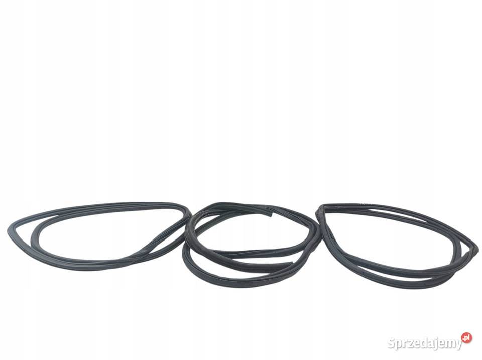 USZCZELKA DRZWI PRAWY LEWY TYŁ BAGAŻNIKA WNĘKI