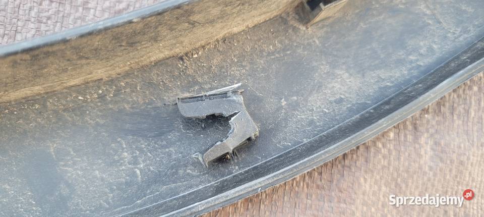 NISSAN XTRAIL T32 PRAWA LISTWA BŁOTNIKA TYŁ Listwy i nakładki