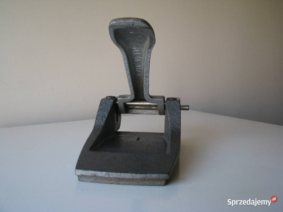 Stary solidny duży żeliwny dziurkacz PRL Brzegi sprzedam