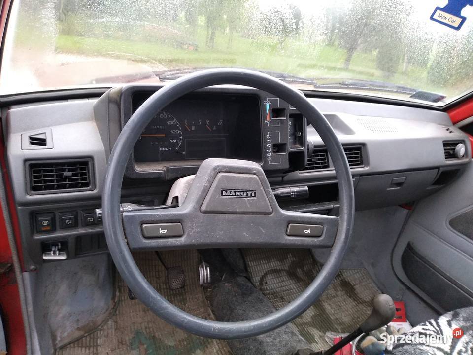 Suzuki Maruti czerwony Radomin