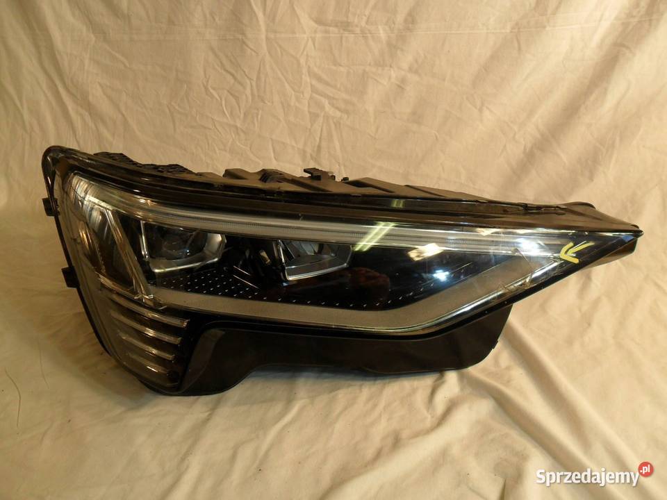 REFLEKTOR PRZÓD STRONA PRAWA AUDI ETRON Nowy Tomyśl
