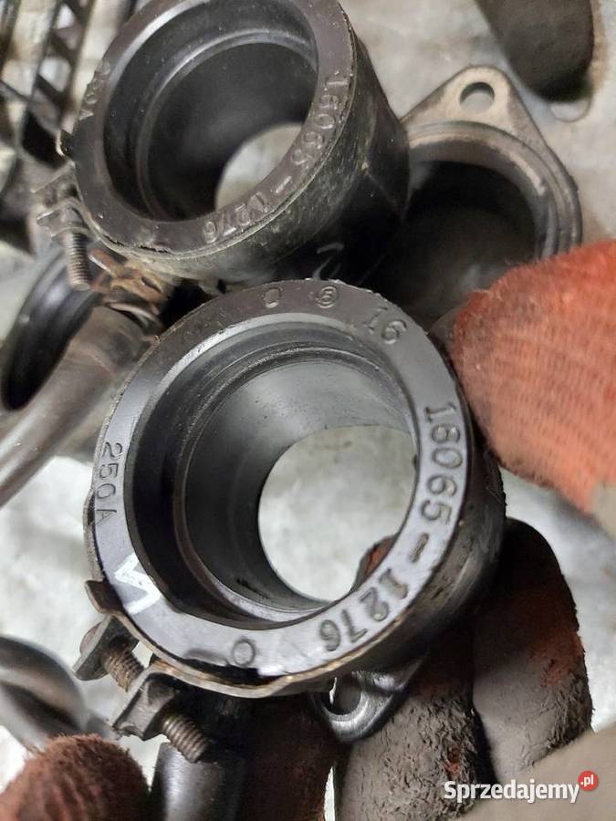 Kawasaki ZZR 600 króćce ssące gumy dolotowe