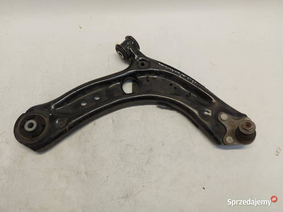 Skoda Octavia IV 5E3 WAHACZ PRAWY PRZÓD