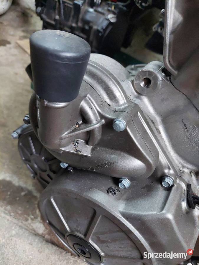 Aprilia tuono 660 pokrywa pompy wody lewa kapa Jelenia Góra