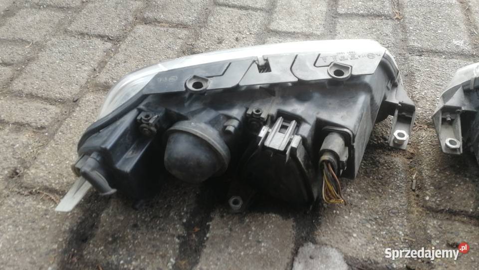 Reflektor lewyprawy Volkswagen Passat b5 lift