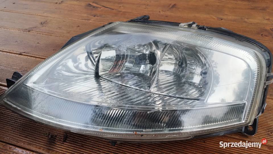sprzedam reflektor lampę przednią prawą lewą Stalowa Wola