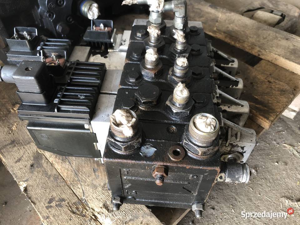 rozdzielacz danfoss danfos pvg32 4 sekcje cewki Rolnictwo Dobrodzień