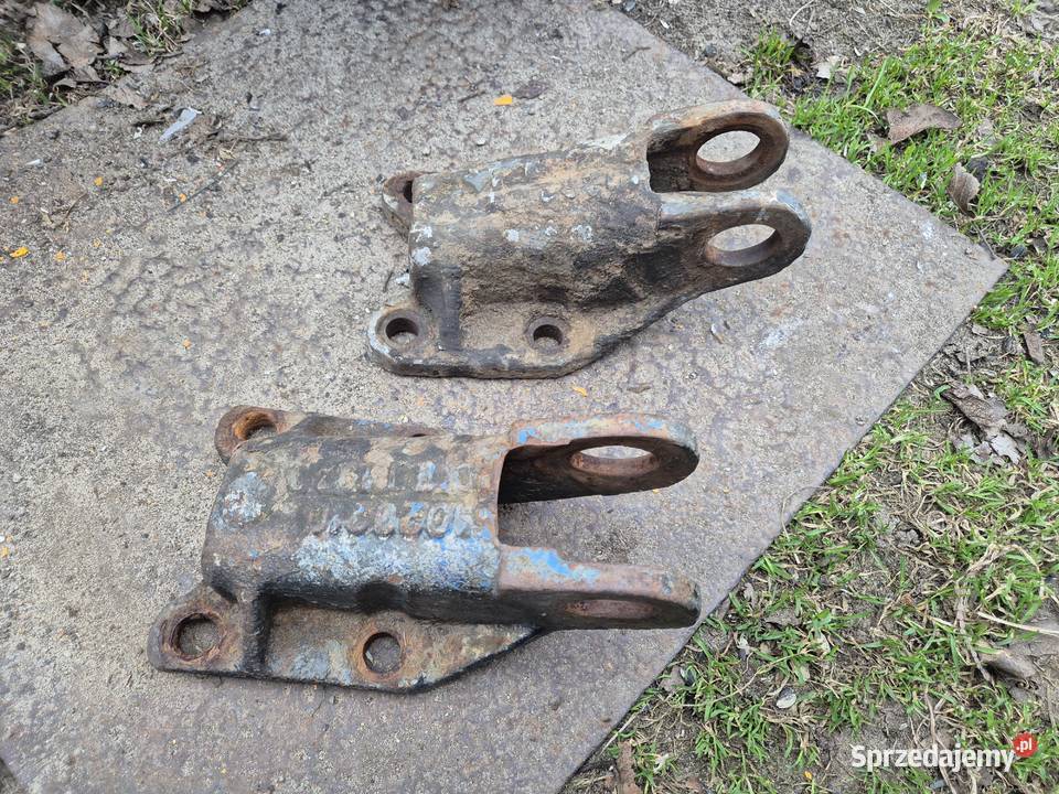 Wspornik cięgła dolnego podnośnika Ursus C330 Części i osprzęt rolniczy Bucze