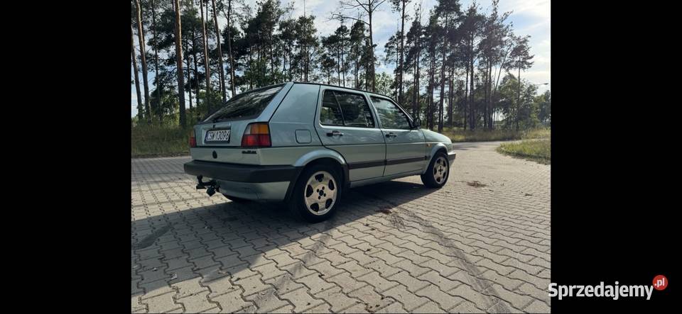 VW Golf II 16 B remoncie lakierniczym Świecie