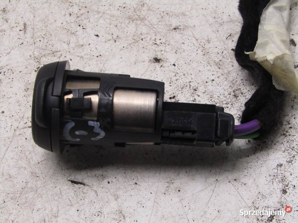 GNIAZDO ZŁĄCZE 12V CITROEN C3 III 966610537700