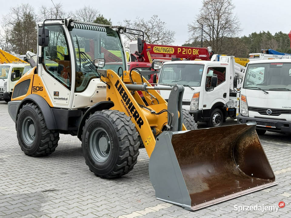 średnia kołowa Liebherr L 506 Compact Łyżka Widełki