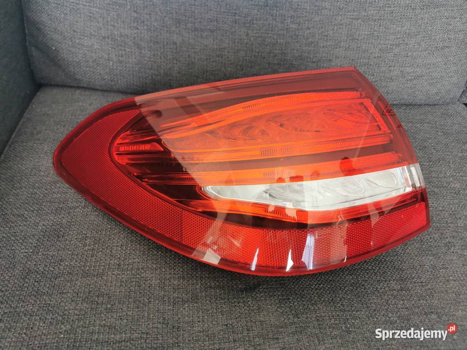 MERCEDES C KLASA W205 KOMBI LAMPA TYLNA LEWA LED