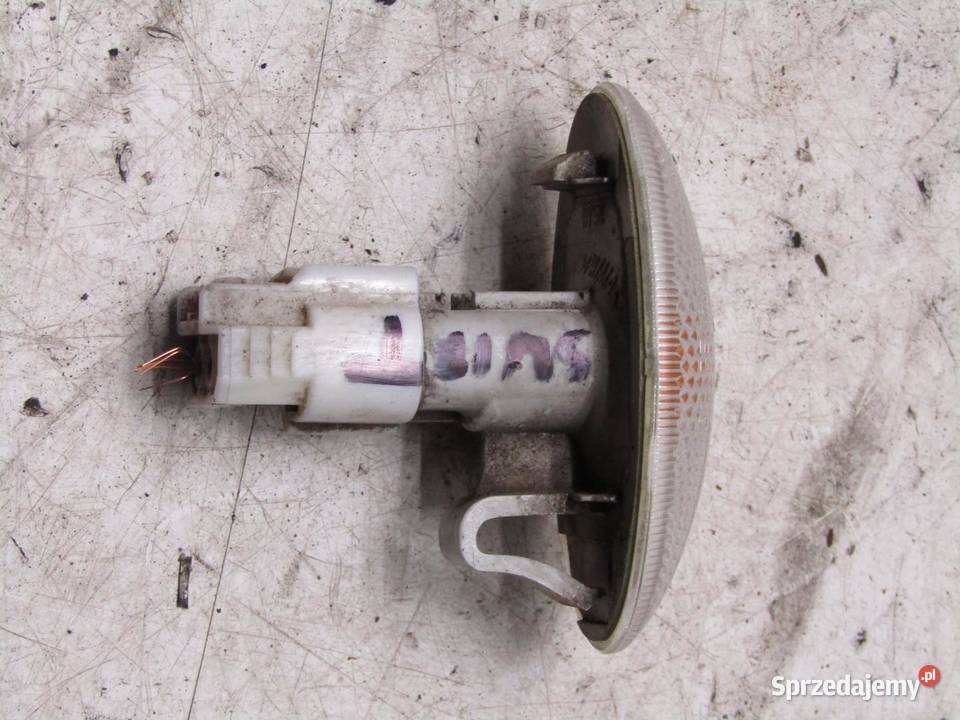 KIERUNKOWSKAZ LEWY PRAWY BŁOTNIKA SUZUKI SWIFT lubelskie