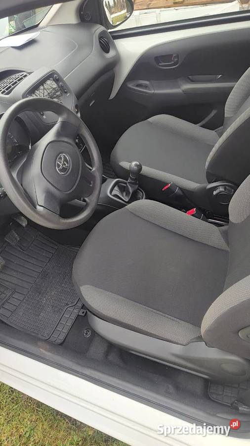 Toyota Aygo 2017 10 benzyna niski przebieg