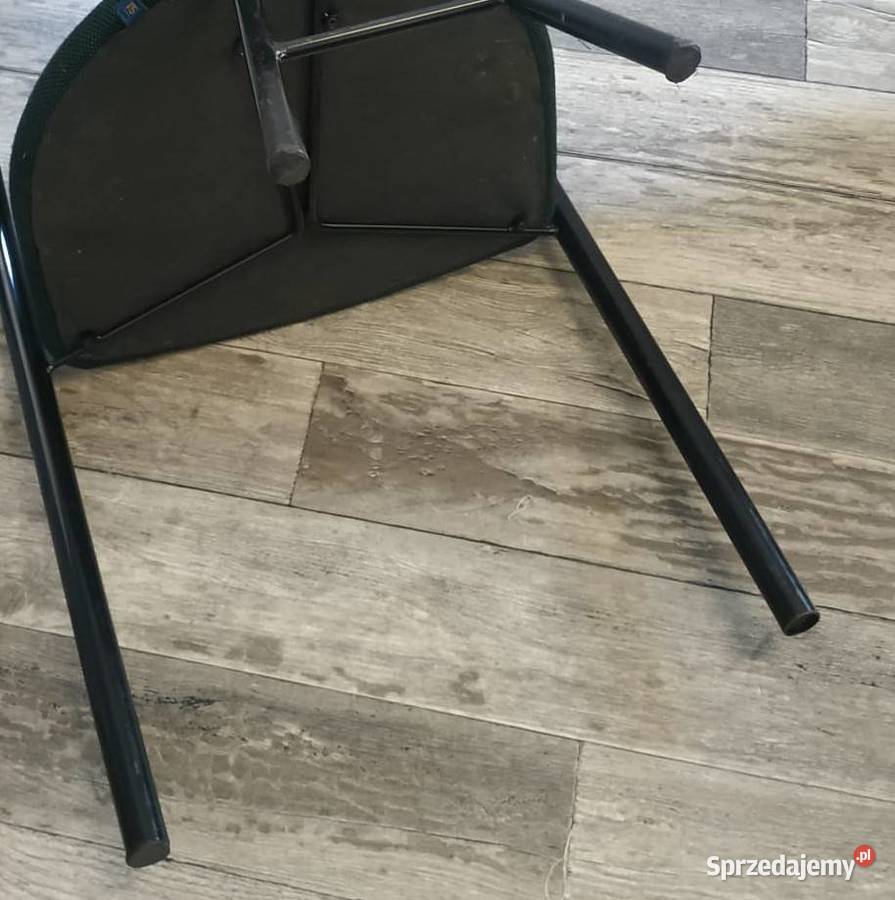 Krzesło tapicerowane o metalowej konstrukcji