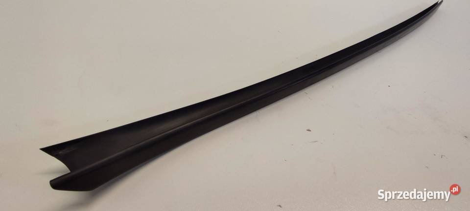 AUDI Q3 8U LISTWA SZYBY CZOŁOWEJ LEWA 8U0854327