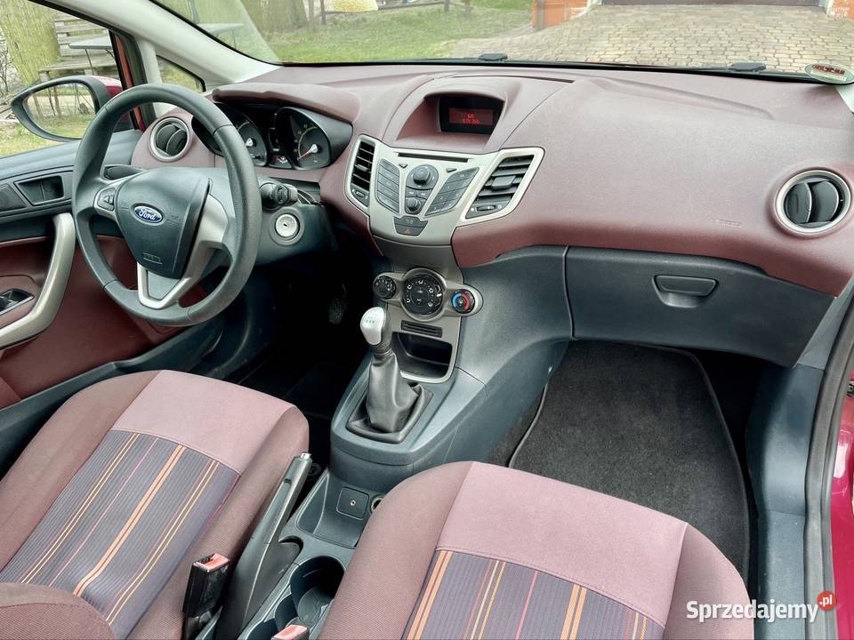 Ford Fiesta 125 benzyna bordowy Sompolno sprzedam