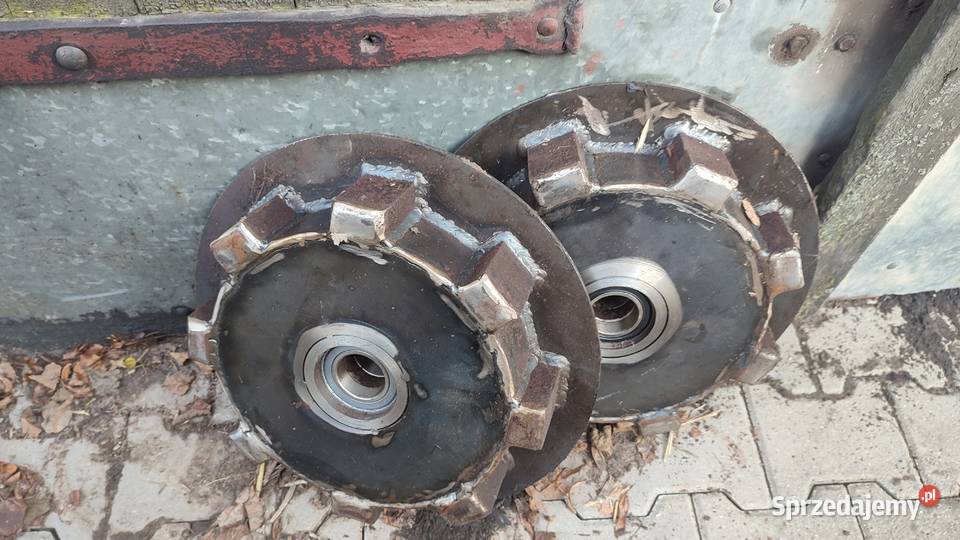 Koła przenośnika łańcuchowego do usuwania sprzedam