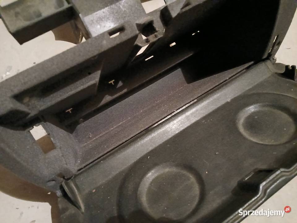 Części do bmw e36 różne schowek klocki emblematy sprzedam