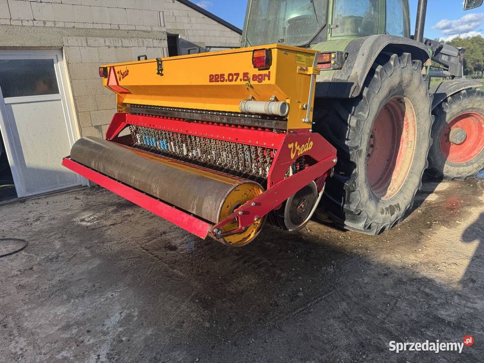 Sprzedam siewnik do trawy Veredo nieuszkodzony Siewniki i sadzarki Kamińskie