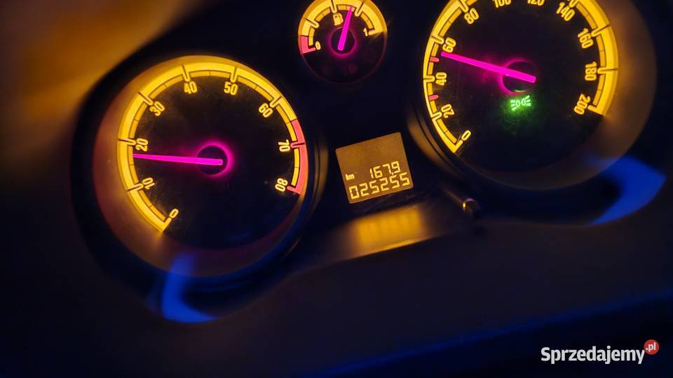 OPEL CORSA E 12 benzyna Salon Przebieg 25 STAN sprzedam