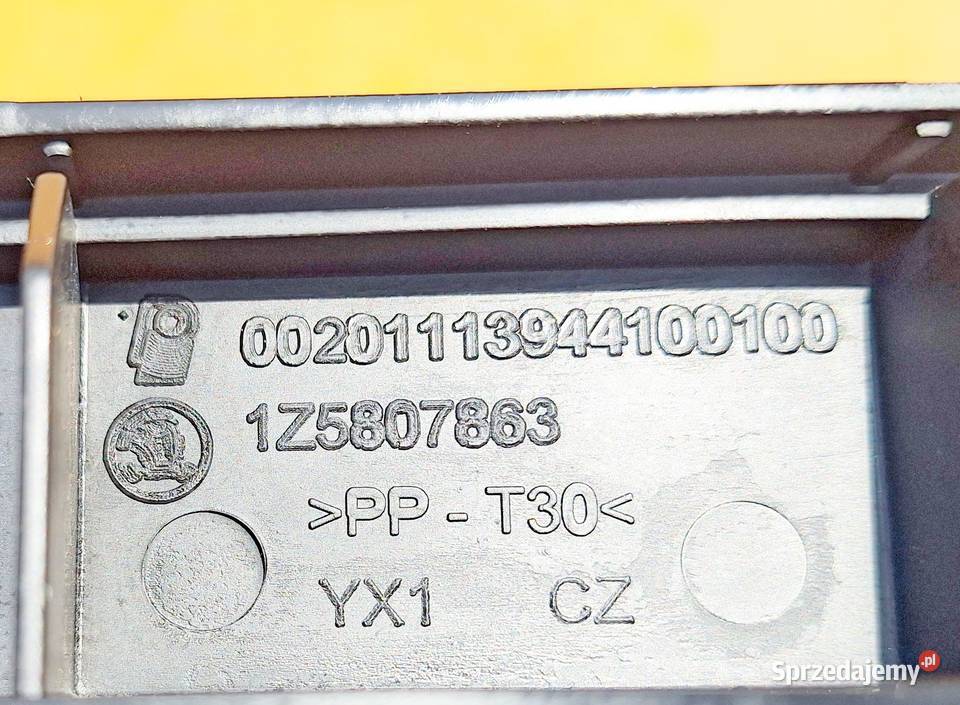 SKODA OCTAVIA II ŚLIZG ZDERZAKA LEWY TYŁ Radom