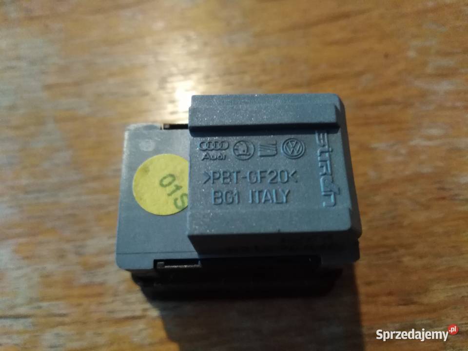 WŁĄCZNIK ALARMU ODCHOLOWANIA AUDI A6 C6 4F0 04 osobowe Sławno