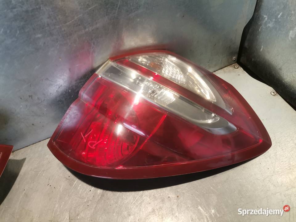 SUBARU LEGACY 4 IV LAMPA PRAWY TYŁ KOMBI Nowy Sącz