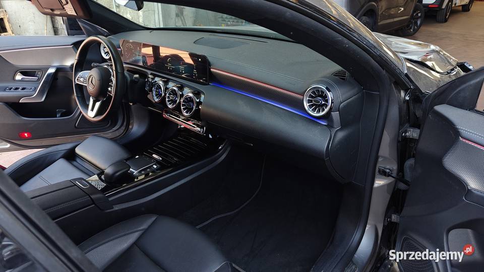 MERCEDES CLA 200 benzyna