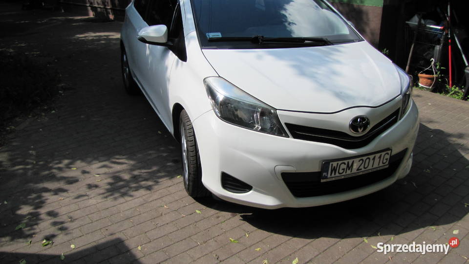 bezwypadkowa Toyota Yaris 13 6 biegów Milanówek sprzedam
