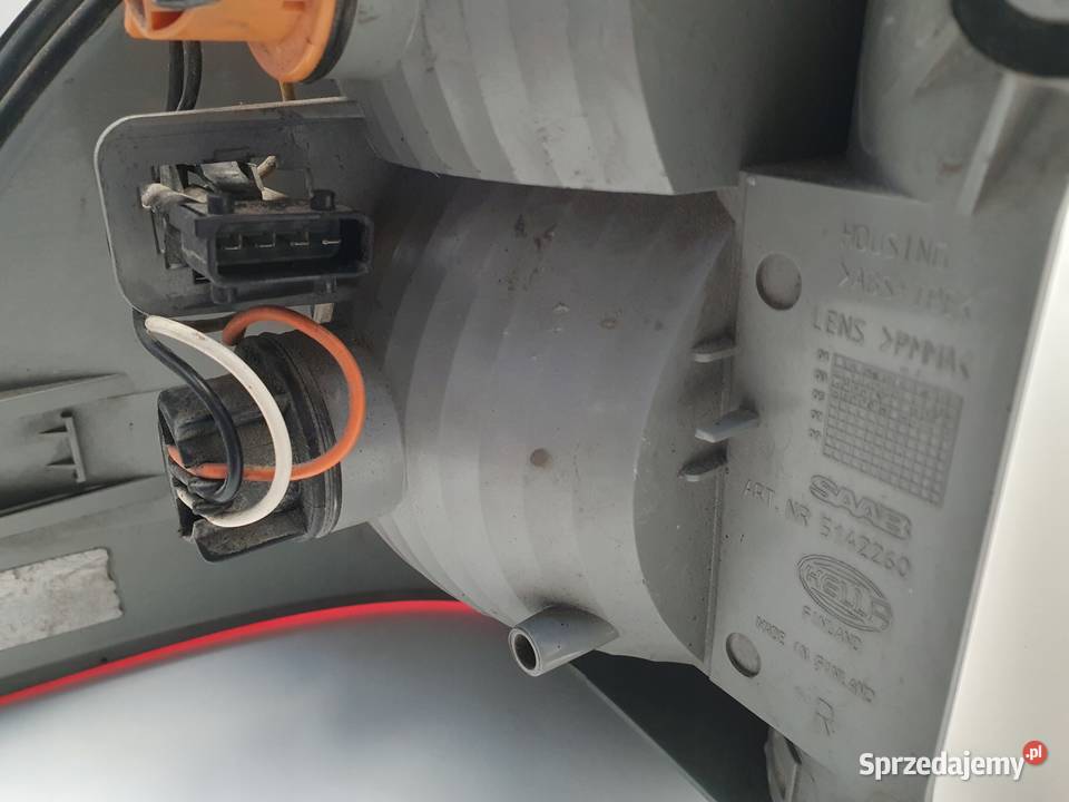 LAMPA PRAWA Saab 95 I lift 0105r Sedan TYLNA Rudka