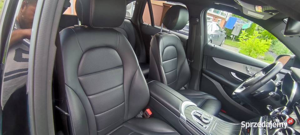 MercedesBenz GLC I 300 4Matic 9GTRONIC 2019r czarny Opole