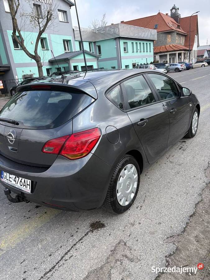 Opel astra 2010r 16 benzyna Rok produkcji 2010 Lębork