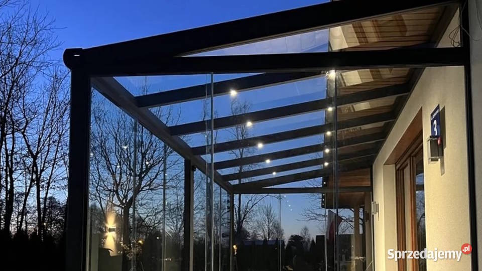 Ogróz zimowy zadaszenie tarasu ze szkła