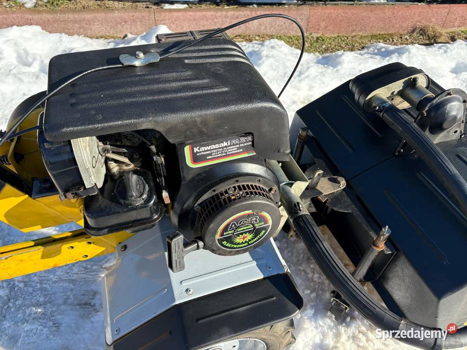 Zamiatarkoodśnieżarka Texas 2002 Futura silnik