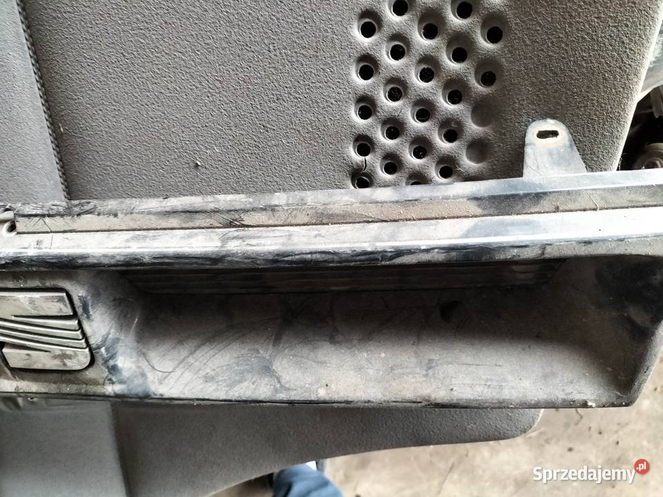 ATRAPA GRIL SEAT TOLEDO 9195 Kamień-Kolonia