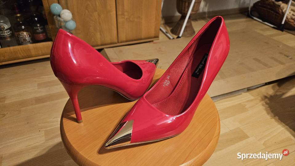 Szpilki 39 czerwone lakierki złote czubki nowe zachodniopomorskie Szczecin