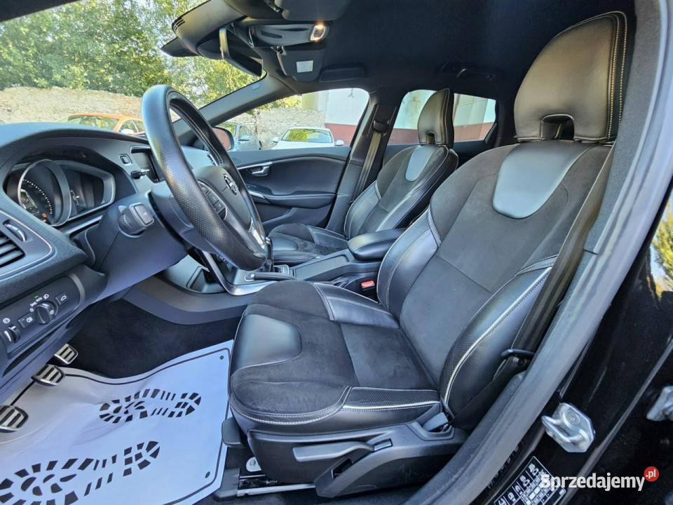 Volvo V40 20 benzyna T4 190 RDesign 100 czarny V40 łódzkie Opoczno